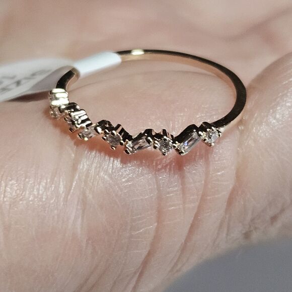 *Sale* Gold Tone Dainty Clear Round And Rectangular Rhinestone Ring Size 5.25 - Picture 3 of 12